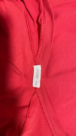 Camisola Mafalda color coral del Oysho.