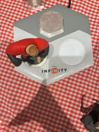 Disney Infinity Plataforma y Figuras