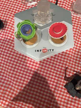 Disney Infinity Plataforma y Figuras