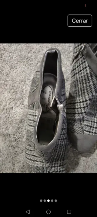 Botines de cuadros grises y negros