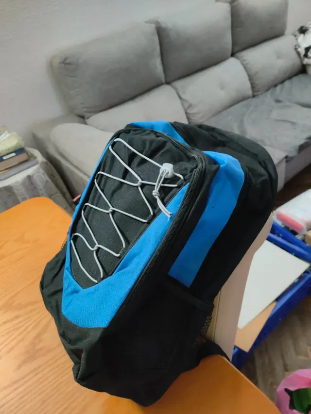 Mochila Negra y Azul