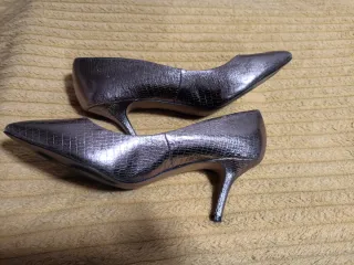 Zapatos de tacón plateados talla 39