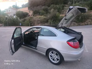 Mercedes-Benz Clase C 2004
