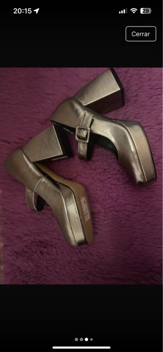 Zapatos plateados tacón plataforma y correa