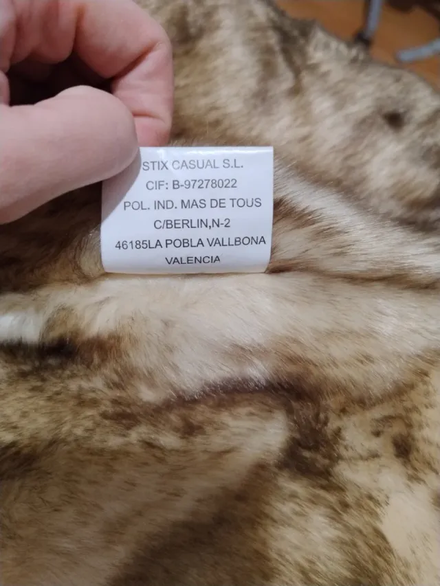 Chaqueta dorada con pelo