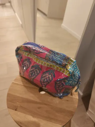 Neceser plastificado estampado