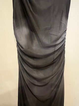 Vestido midi tul drapeado gris