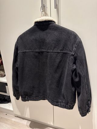 Cazadora vaquera negra con forro