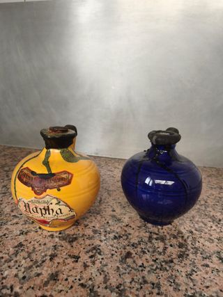 2 Bottiglie di Liquore in Ceramica