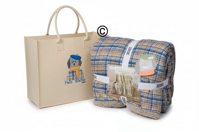 Borsa con plaid cane Hello Winter