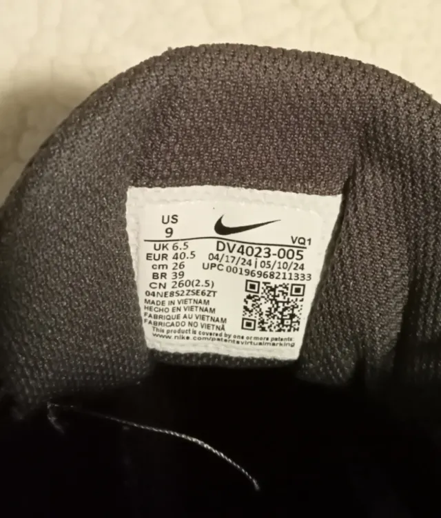 Zapatillas Nike Running Winflo 10 Negro/Dorado