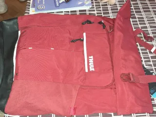 Mochila Thule Negra y Roja