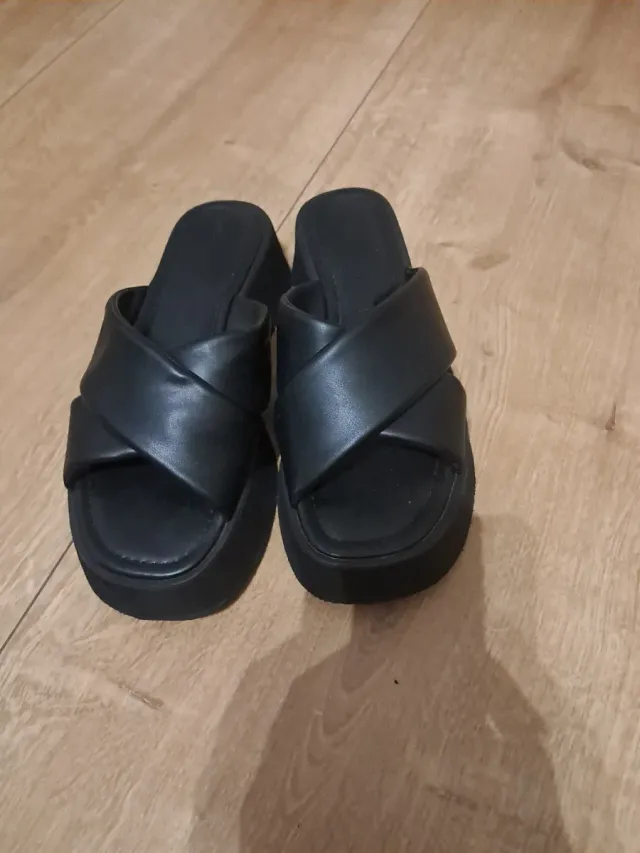 Sandalias Lefties negras plataforma