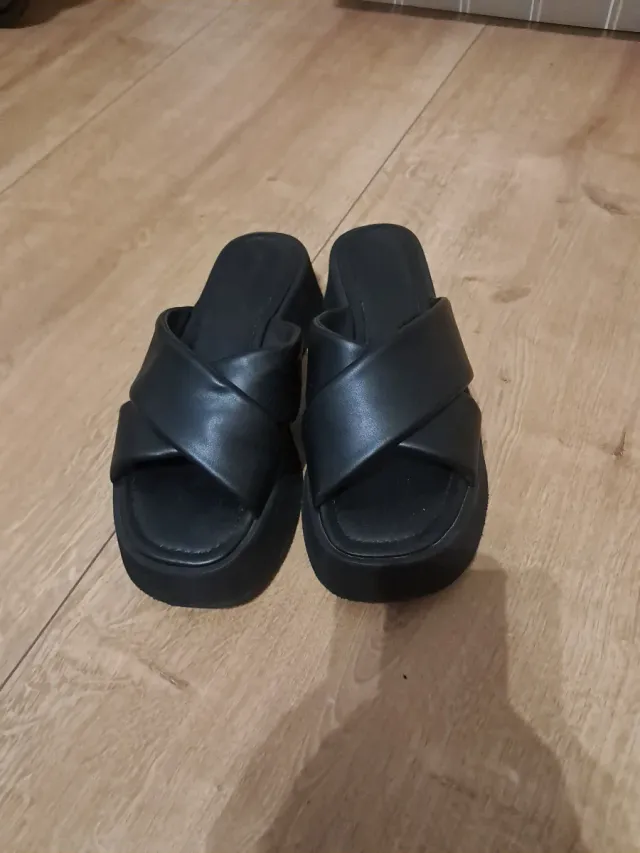 Sandalias Lefties negras plataforma