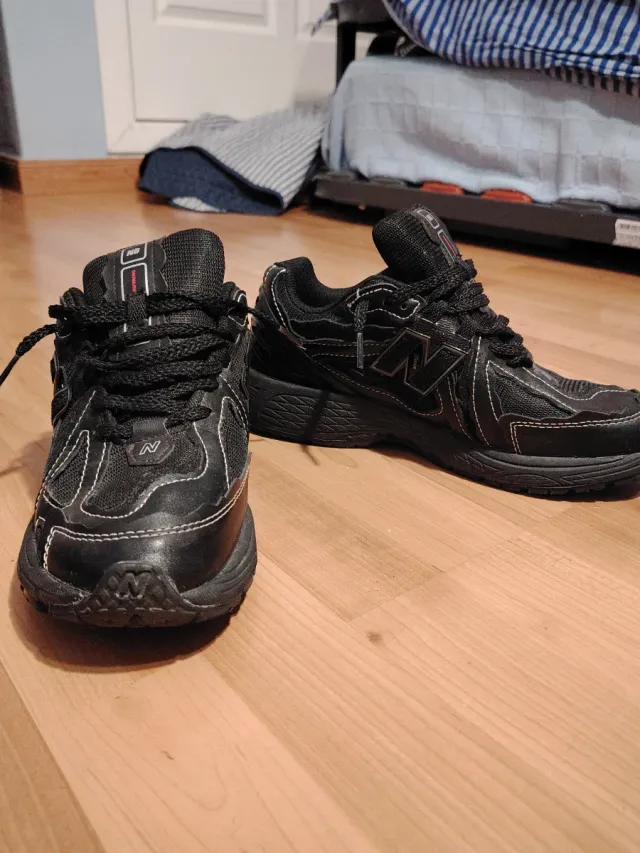 New Balance 1906 Negras