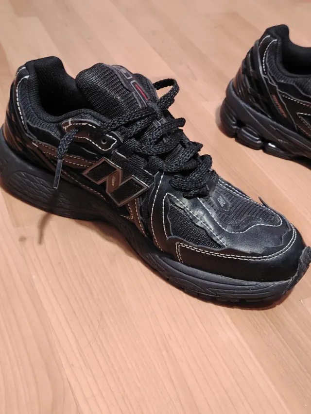 New Balance 1906 Negras