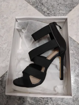 Sandalias tacón negras