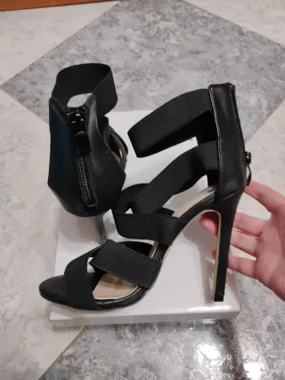 Sandalias tacón negras