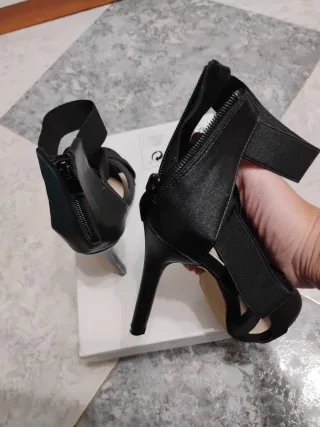 Sandalias tacón negras