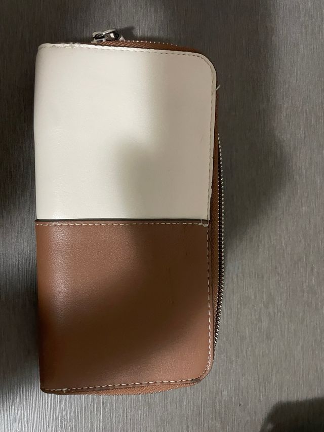 Cartera de piel bicolor