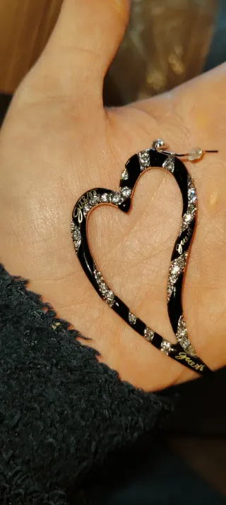 Orecchini Guess Cuore Nero e Cristalli