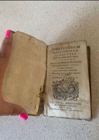 Libro Antiguo Institutionum Canonicarum