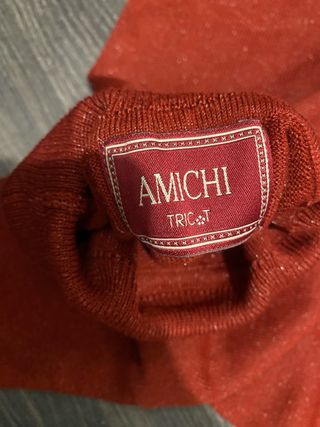 Camiseta cuello alto roja brillante