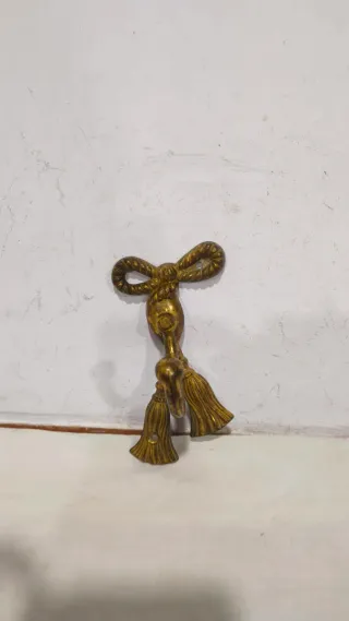 Alzapaños percha perchero antiguo bronce lazo