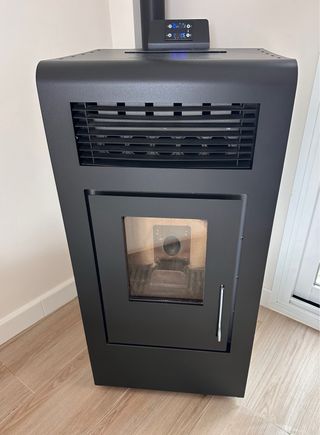 EIDER ESTUFA DE PELLETS ALFA 12 KW. MUY POTENTE.