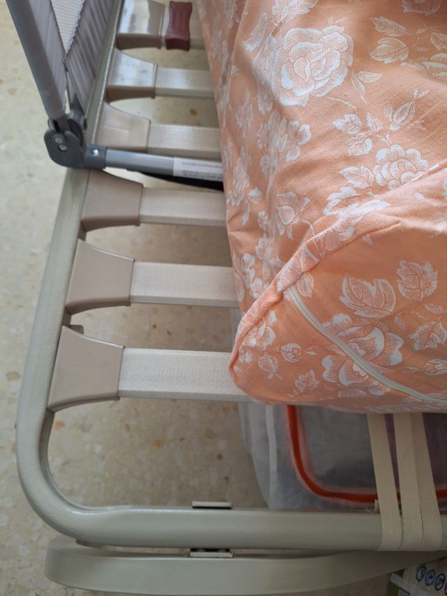 Somier y Colchón Beige/Gris