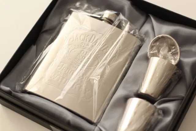 Petaca Jack Daniel's Acero Inoxidable + Vasos.