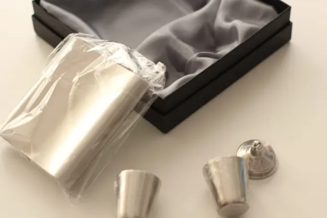 Petaca Jack Daniel's Acero Inoxidable + Vasos.