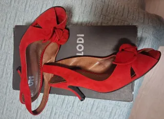 Zapatos de tacón rojos LODI