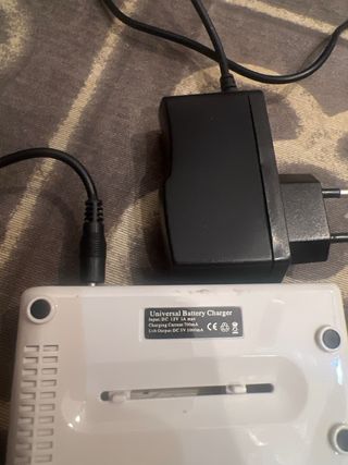 Cargador Baterías Universal BK