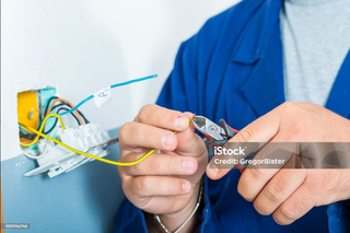 Electricista Profesional en Averias y Reformas.