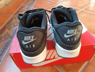 Zapatillas Nike Air Max 90 Negras y Grises