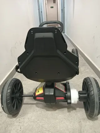 Kart a pedales azul y negro