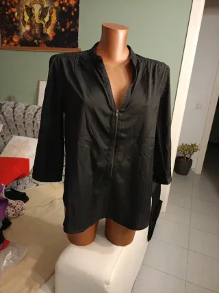 Camisa italiana negra con cremallera