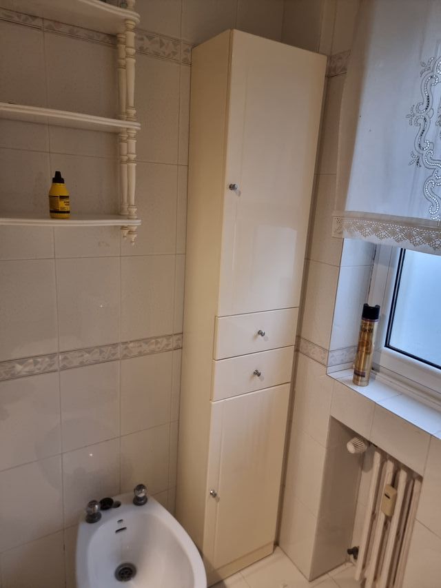 Mueble de baño alto color beige