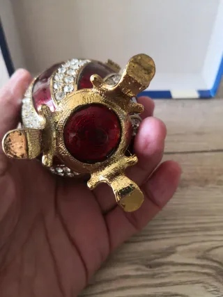 Uovo vintage decorativo