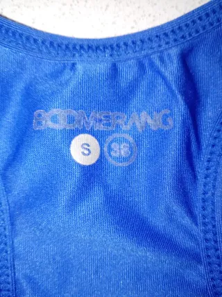 Top deportivo Nike blanco y azul