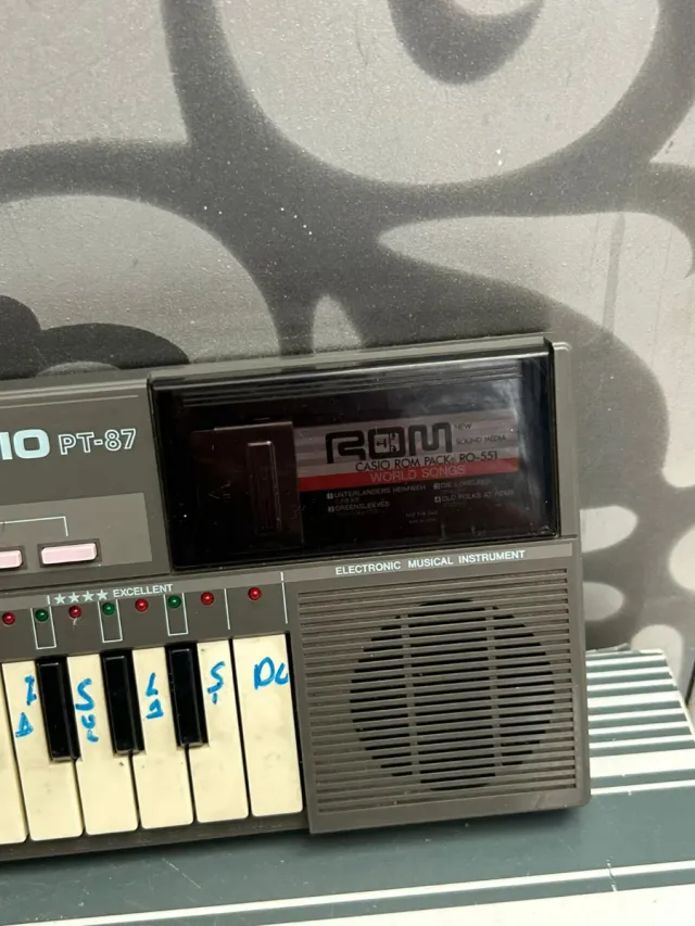 Teclado piano electrónico Casio PT-87