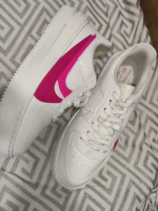 Nike Air Force 1 Blancas y Rosas