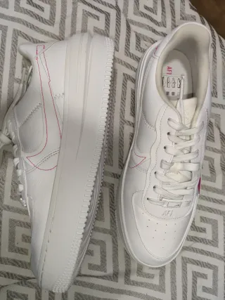 Nike Air Force 1 Blancas y Rosas