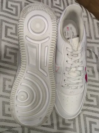 Nike Air Force 1 Blancas y Rosas