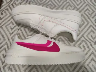 Nike Air Force 1 Blancas y Rosas