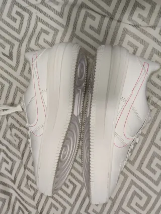 Nike Air Force 1 Blancas y Rosas