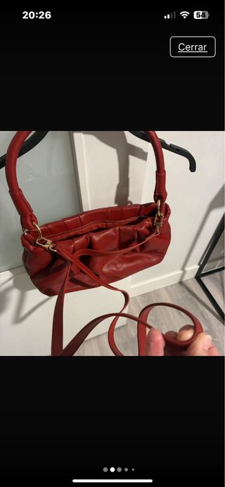 Bolso rojo de piel