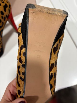 Sandalias de tacón estampado leopardo