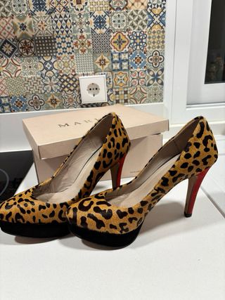 Sandalias de tacón estampado leopardo